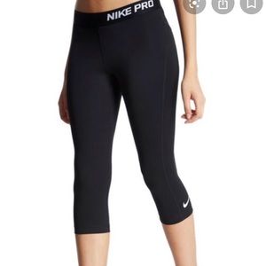 Nike Pro Knee length leggings
